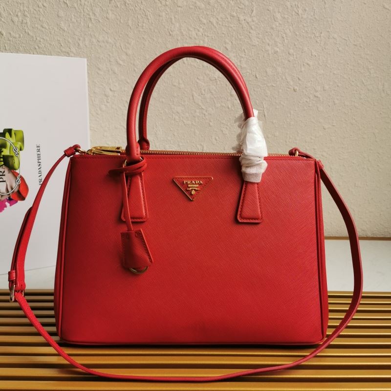 Pra*a shopping bags